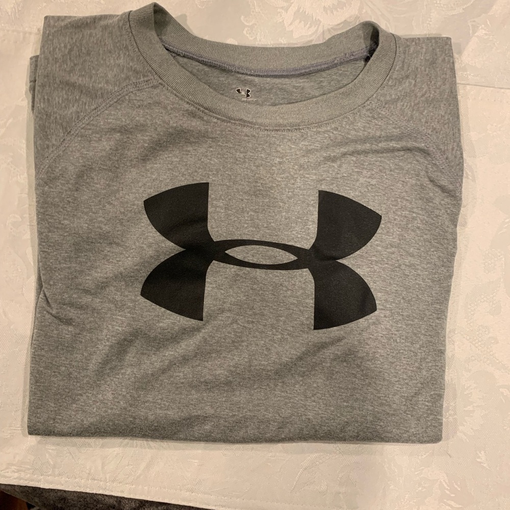 Under Armour Gray Long Sleeve Tee Performance Shirt